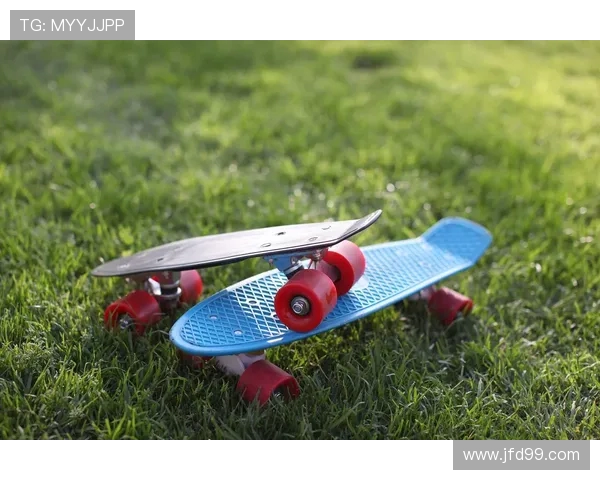 上海滑板队包夹现象解析与滑板文化的深度探讨 上海滑板队包夹现象解析与滑板文化的深度探讨