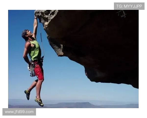 杭州攀岩队的灵活性探索与发展:攀岩运动的新机遇与挑战 杭州攀岩队的灵活性探索与发展:攀岩运动的新机遇与挑战