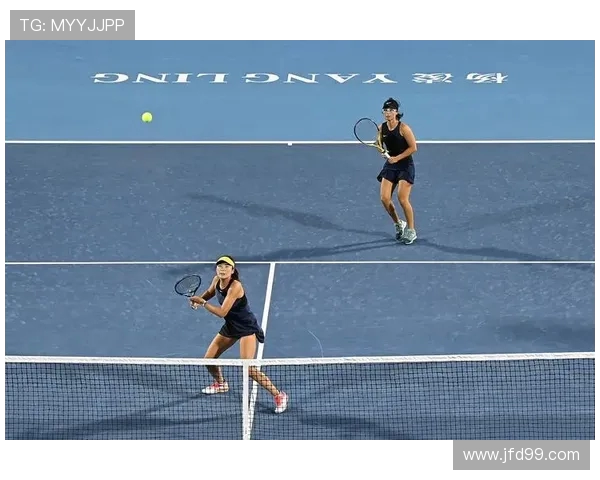 深圳网球队荣登网球节奏排行榜第二名展现强劲实力与团队协作 深圳网球队荣登网球节奏排行榜第二名展现强劲实力与团队协作