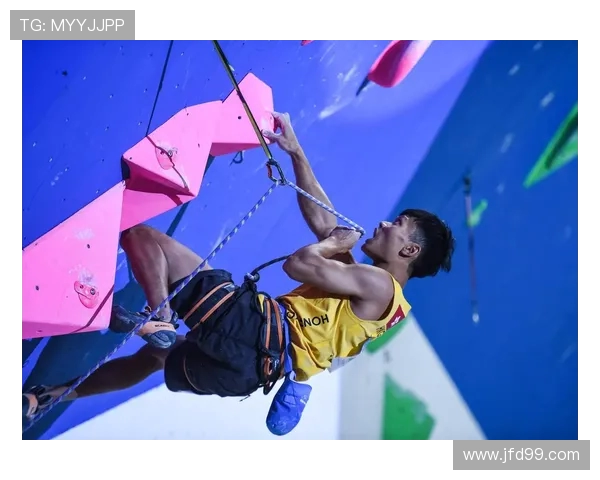 深圳飞盘队在世界攀岩锦标赛中以66分稳居积分榜首位 深圳飞盘队在世界攀岩锦标赛中以66分稳居积分榜首位