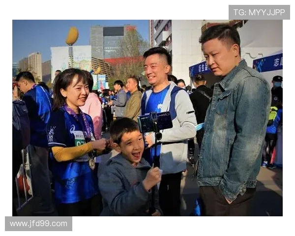 西安城市马拉松街舞队灵活性表现精彩点评与观赛体验分享