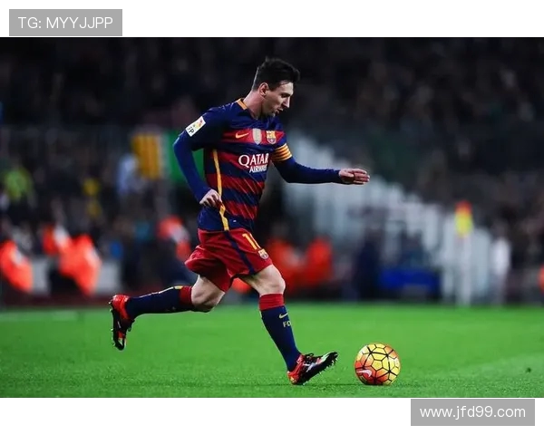 梅西的传奇旅程：从巴萨到巴黎的足球巨星成长史与未来展望