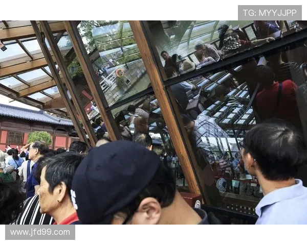 苏维埃与莫路军的对抗与较量:历史的回顾与未来的启示 苏维埃与莫路军的对抗与较量:历史的回顾与未来的启示