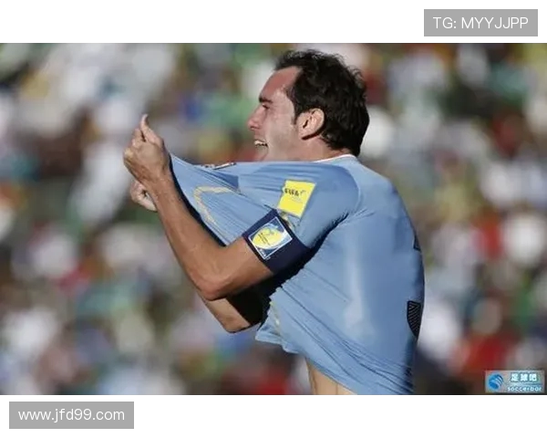 马丁内斯的传奇人生与足球事业的辉煌成就探索