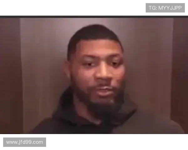 马库斯斯马特：篮球场上的防守大师与团队领袖之路