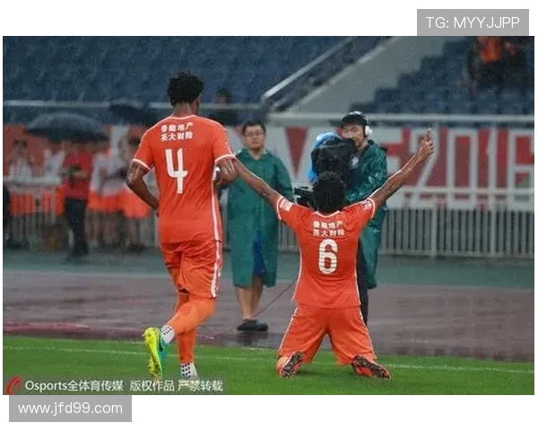 鲁能泰山迎战浙江绿城争夺联赛积分巅峰对决即将上演 鲁能泰山迎战浙江绿城争夺联赛积分巅峰对决即将上演